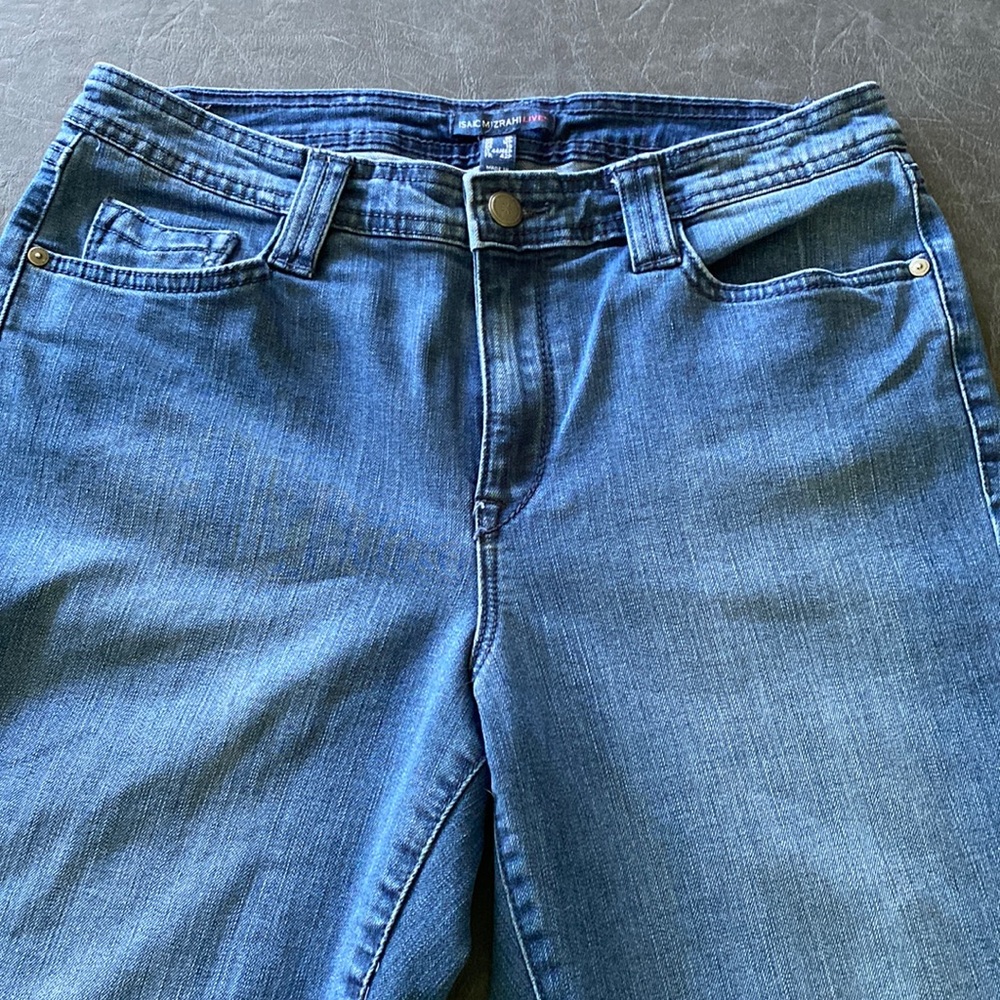 Isaac Mizrahi Live! True Denim flare leg jeans. Size 8P